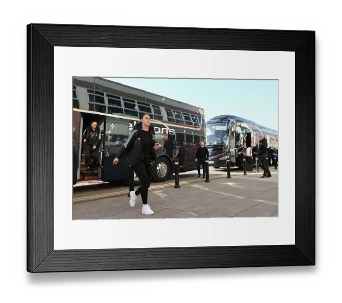 Framed Print : Arsenal vs Manchester United: FA Women's Super League Showdown - Manuela Zinsberger's Arrival