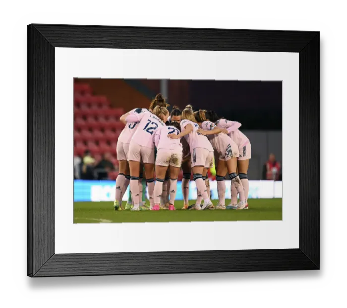Framed Print : Arsenal Women Rally at Half-Time: Manchester United vs. Arsenal, FA Women's Super League