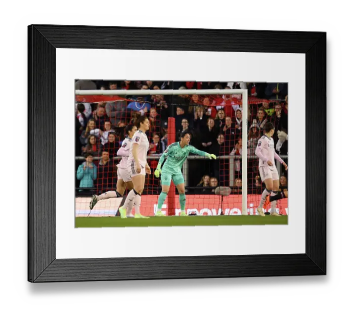 Framed Print : Manuela Zinsberger in Action: Arsenal vs Manchester United, Barclays Women's Super League
