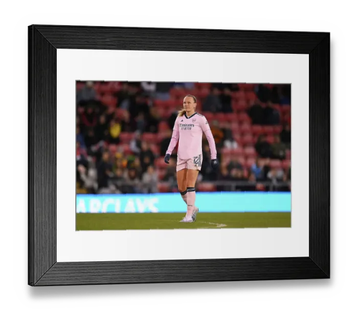 Framed Print : Arsenal vs Manchester United - FA Women's Super League Clash: Frida Maanum in Action