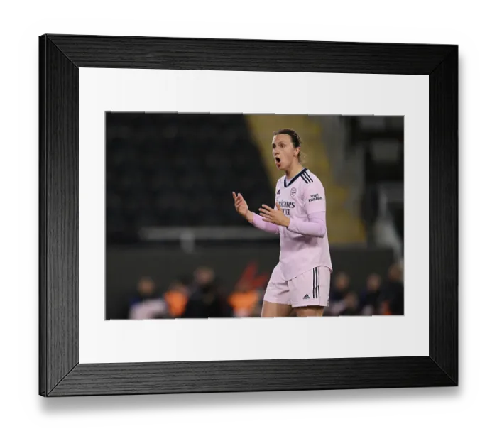 Framed Print : Lotte Wubben-Moy's Showdown: Arsenal vs Manchester United in FA Women's Super League
