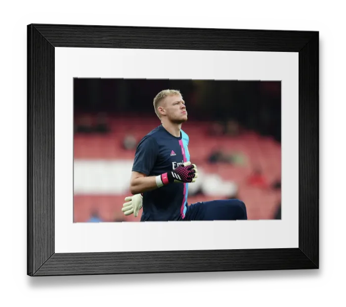 Framed Print : Arsenal's Aaron Ramsdale Prepares: Arsenal vs Southampton, Premier League 2022-23
