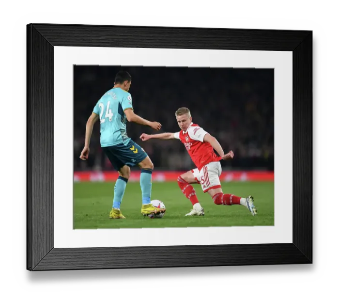 Framed Print : Arsenal vs Southampton: Intense Battle for the Ball - Premier League 2022-23 Framed Print : Arsenal vs Southampton: Intense Battle for the Ball - Premier League 2022-23