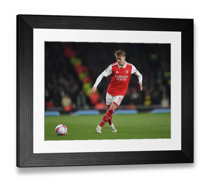 Framed Print : Arsenal's Martin Odegaard Shines in Premier League Clash Against Southampton