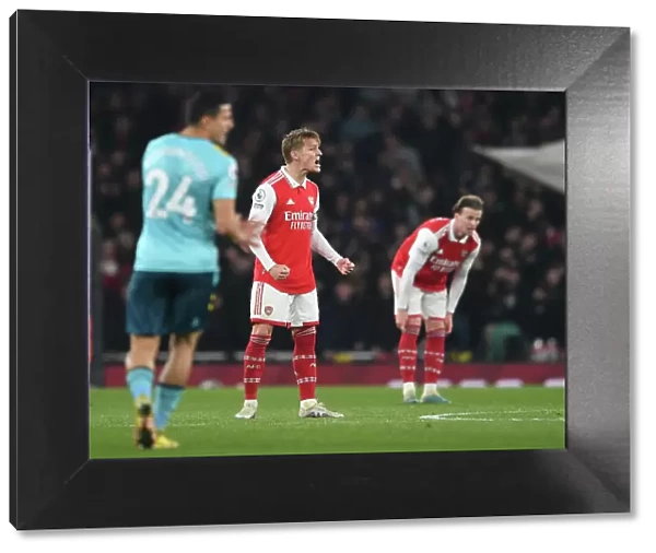 Martin Odegaard's Thunderous Roar: Arsenal's Euphoric Moment - Second Goal vs Southampton (April 2023)