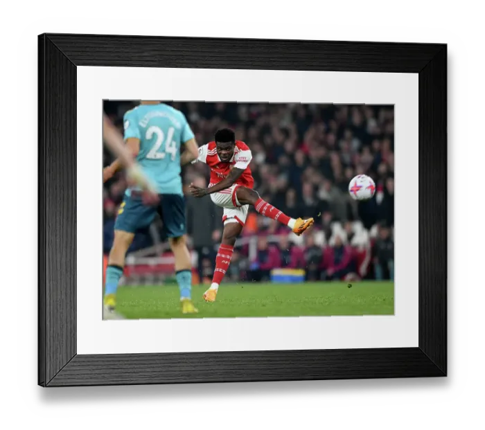 Framed Print : Thomas Partey in Action: Arsenal vs Southampton, Premier League 2022-23
