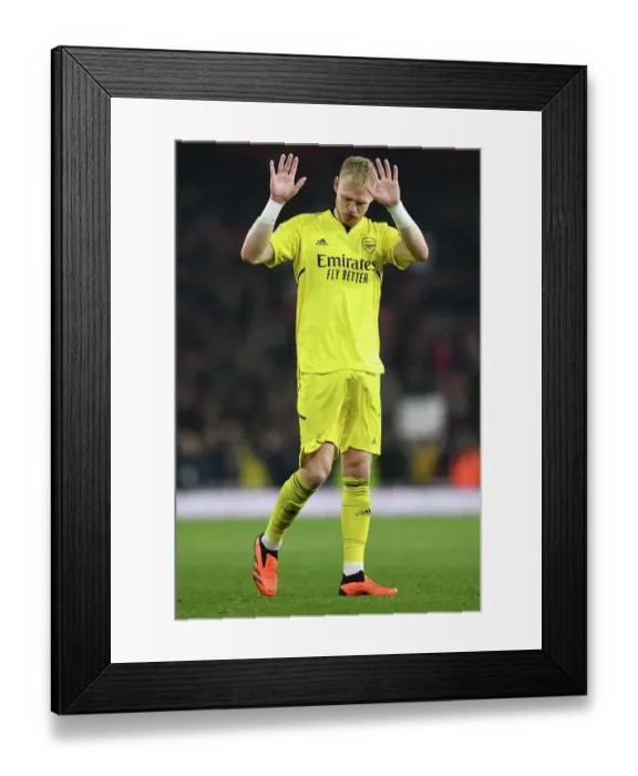 Framed Print : Arsenal and Southampton Draw: Aaron Ramsdale Acknowledges Fans Framed Print : Arsenal and Southampton Draw: Aaron Ramsdale Acknowledges Fans