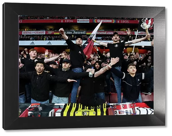 Arsenal vs. Southampton: Unwavering Fan Passion at Emirates Stadium, April 2023 (Arsenal v Southampton 2022-23)