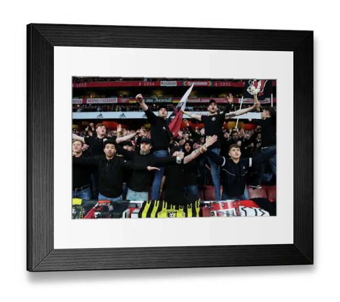 Framed Print : Arsenal vs. Southampton: Unwavering Fan Passion at Emirates Stadium, April 2023 (Arsenal v Southampton 2022-23)