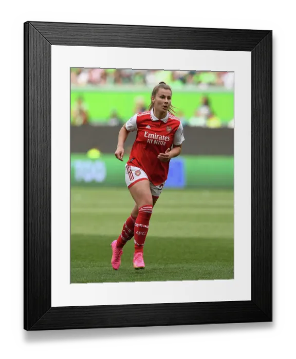 Framed Print : Arsenal Women Face Off Against VfL Wolfsburg in UEFA Champions League Semifinal Showdown