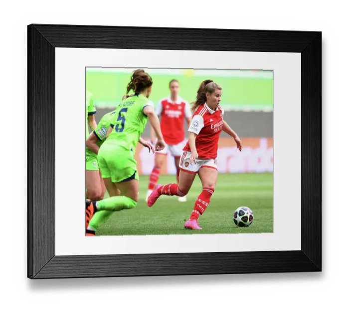 Framed Print : Arsenal Women vs. VfL Wolfsburg: UEFA Champions League Semi-Final Showdown