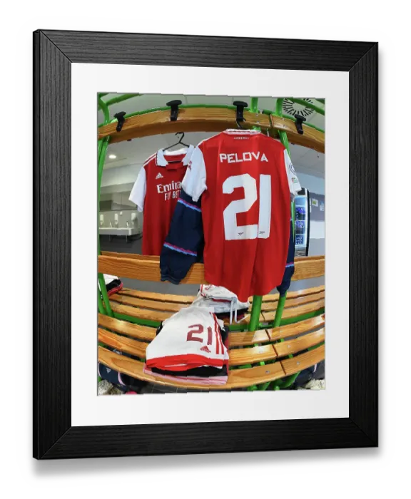 Framed Print : Arsenal Women Prepare for UEFA Champions League Semi-Final Showdown against VfL Wolfsburg