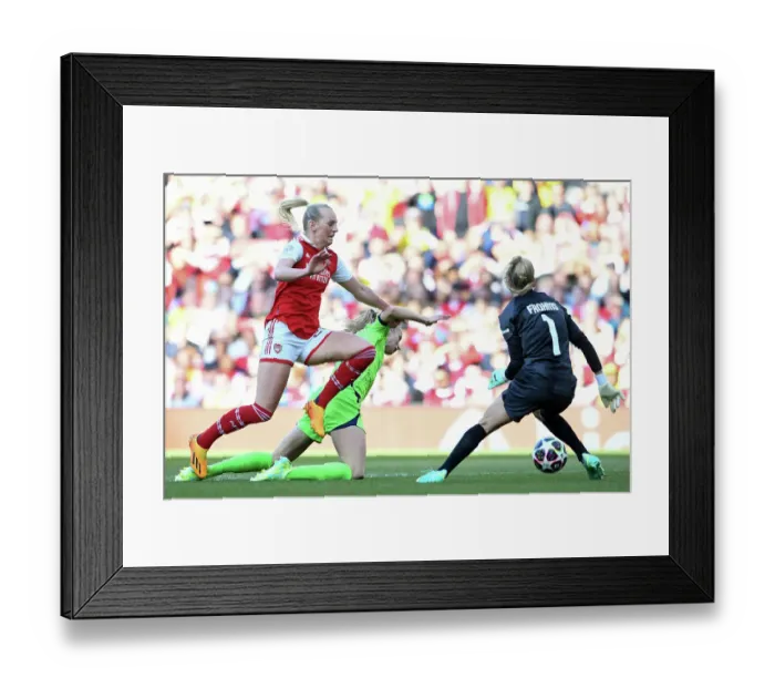 Framed Print : Stina Blackstenius Scores the Opener: Arsenal Women's Champions League Semifinal vs. VfL Wolfsburg