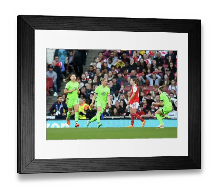 Framed Print : Alexandra Popp Scores as VfL Wolfsburg Advance to UEFA Women's Champions League Final against Arsenal