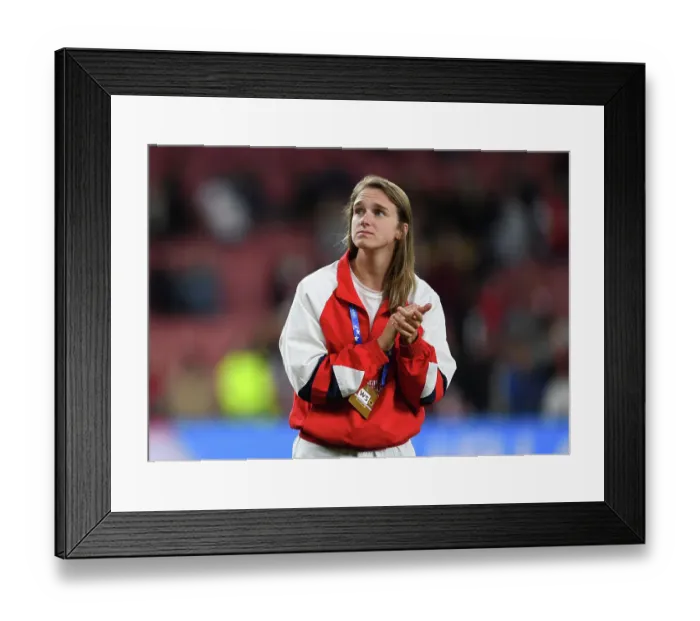 Framed Print : Arsenal Women's Champions League Victory: Viviane Miedema's Emotional Reunion with Adoring Fans