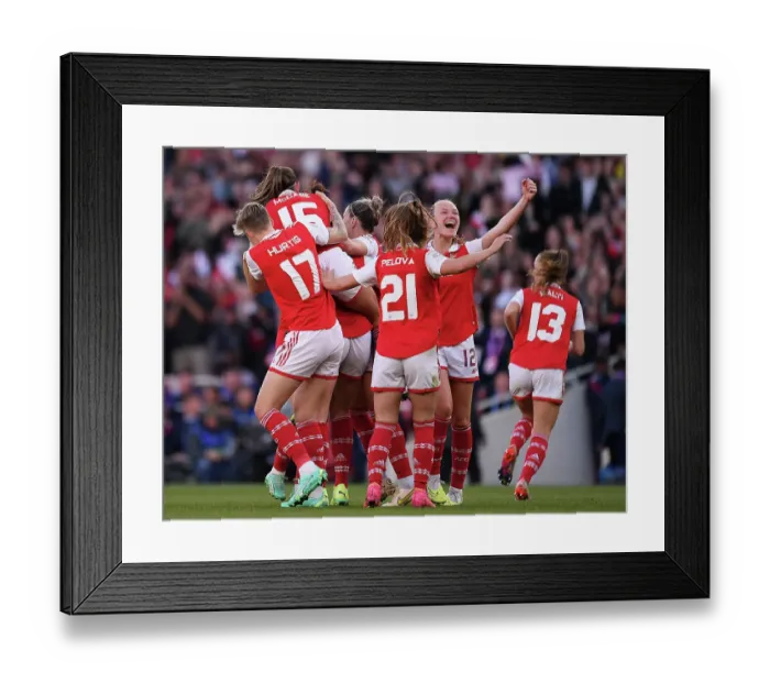 Framed Print : Arsenal Women's Champions League Semifinal: Beattie Scores the Crucial Second Goal vs. VfL Wolfsburg