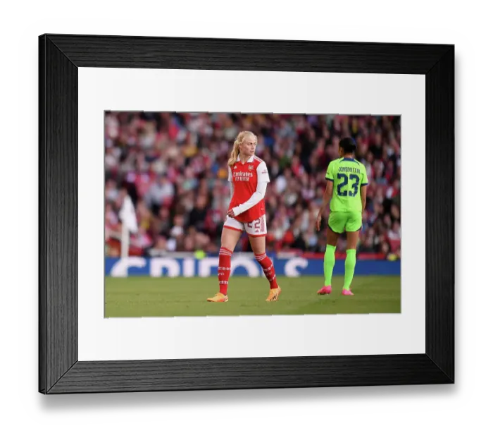 Framed Print : Arsenal Women vs. VfL Wolfsburg: A UEFA Champions League Semifinal Showdown