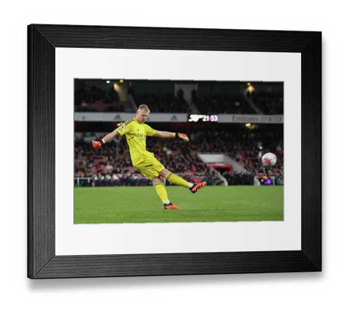 Framed Print : Arsenal's Aaron Ramsdale in Action: Arsenal vs. Chelsea, Premier League 2022-23 Framed Print : Arsenal's Aaron Ramsdale in Action: Arsenal vs. Chelsea, Premier League 2022-23