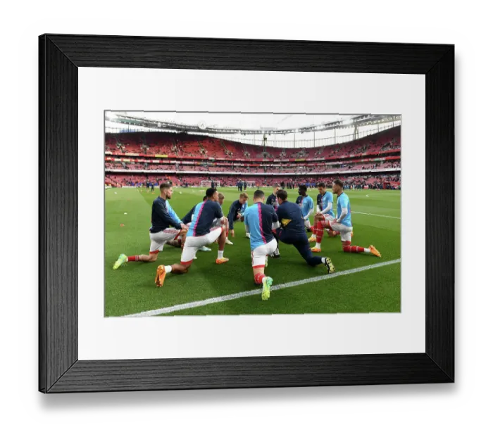 Framed Print : Arsenal vs. Chelsea: Premier League Showdown - Gunners Ready for Battle at Emirates Stadium