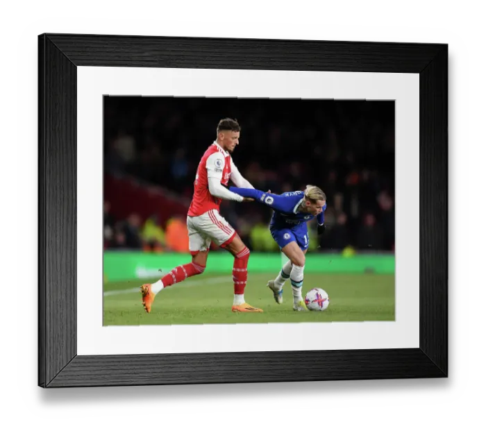 Framed Print : Battle for Possession: Arsenal vs. Chelsea (2022-23) - Mykhaylo Mudryk and Ben White Clash in Premier League Showdown Framed Print : Battle for Possession: Arsenal vs. Chelsea (2022-23) - Mykhaylo Mudryk and Ben White Clash in Premier League Showdown