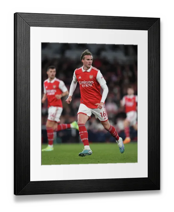 Framed Print : Arsenal vs. Chelsea: Rob Holding Fights for Victory in Intense Premier League Clash, 2022-23