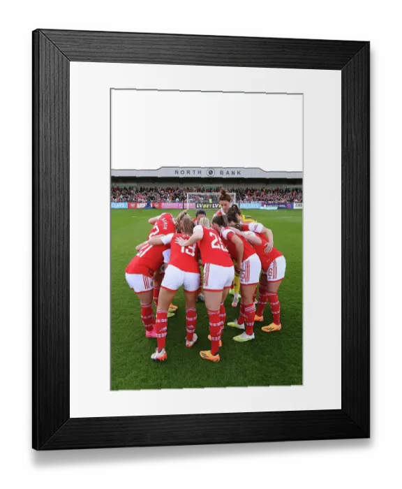 Framed Print : Arsenal Women's Team Huddle Before Kick-off Against Leicester City (FA Women's Super League, 2022-23)