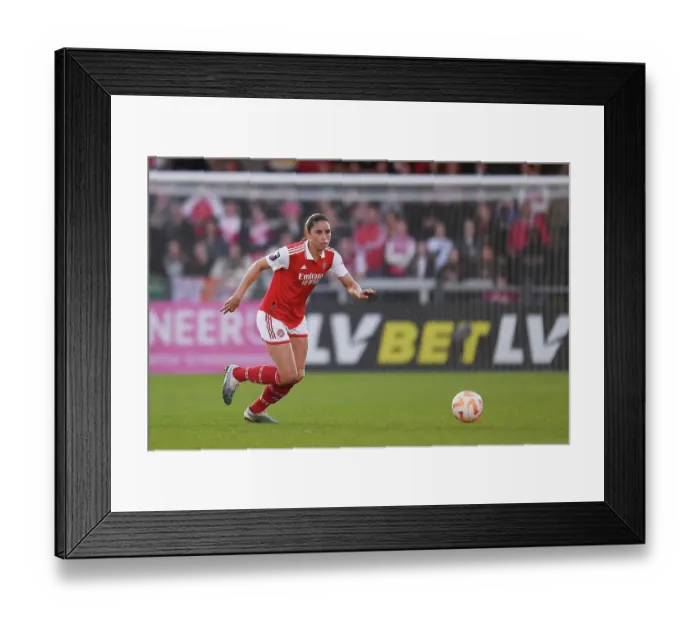 Framed Print : Arsenal's Rafaelle Souza Shines in FA WSL Clash Against Leicester City, 2022-23