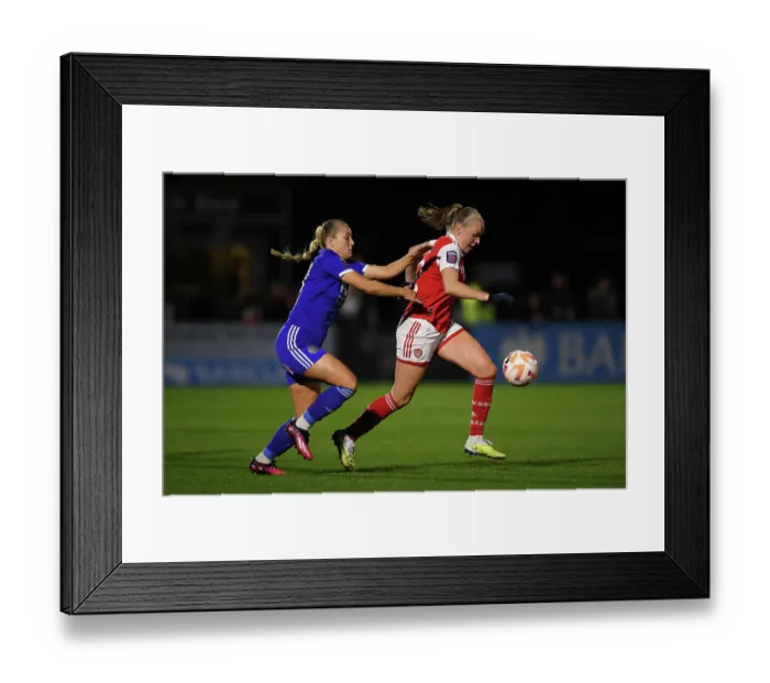 Framed Print : Arsenal vs Leicester City: A Fight for Supremacy in the FA Women's Super League - Battle for Possession