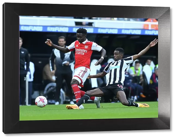 Clash at St. James Park: Arsenal's Bukayo Saka Faces Off Against Newcastle's Alexander Isak