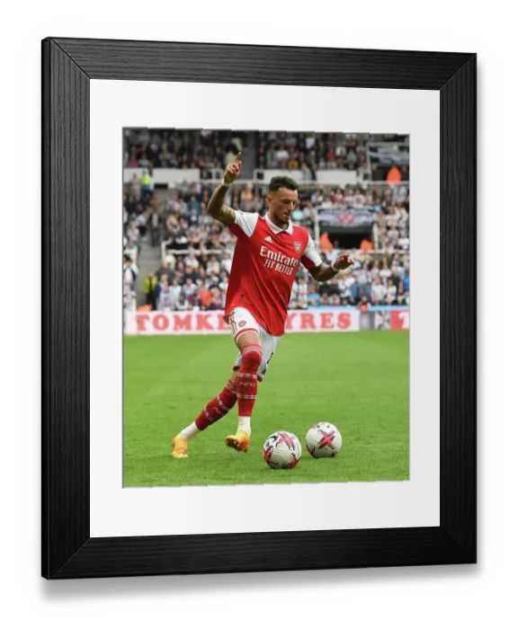 Framed Print : Arsenal's Ben White Stares Down Newcastle United in Premier League Battle (2022-23) Framed Print : Arsenal's Ben White Stares Down Newcastle United in Premier League Battle (2022-23)