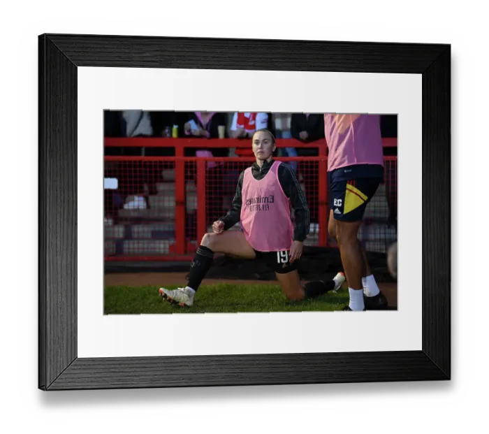 Framed Print : Arsenal Women's Squad Prepares for Brighton & Hove Albion Clash in FA WSL