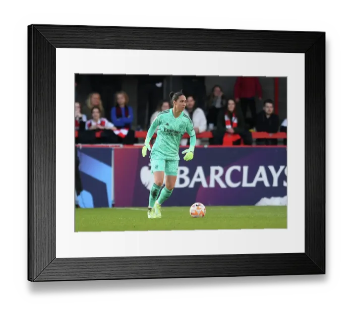 Framed Print : Arsenal's Manuela Zinsberger in Action against Brighton & Hove Albion in FA Women's Super League