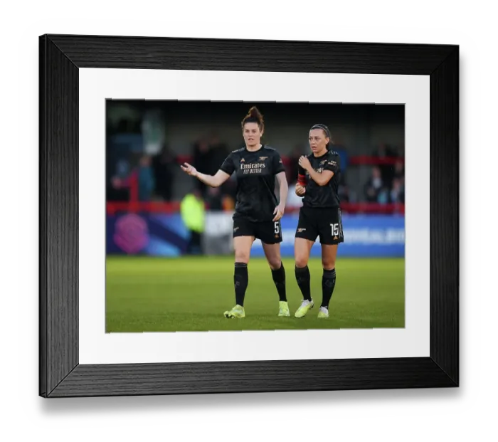 Framed Print : Beattie and McCabe in Action: Brighton vs. Arsenal, FA Women's Super League (2022-23)