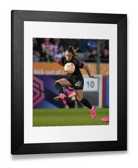 Framed Print : Gio Queiroz in Action: Arsenal vs. Brighton & Hove Albion, FA Women's Super League 2022-23 Framed Print : Gio Queiroz in Action: Arsenal vs. Brighton & Hove Albion, FA Women's Super League 2022-23
