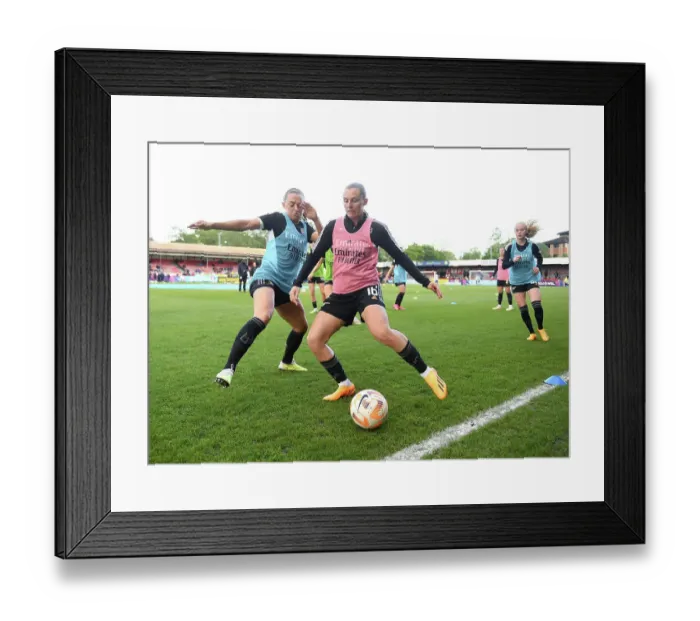 Framed Print : Arsenal Women's Squad Warming Up Ahead of Brighton & Hove Albion Clash