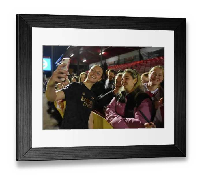 Framed Print : Arsenal Women's Player Lotte Wubben-Moy Interacts with Fan after Brighton Match