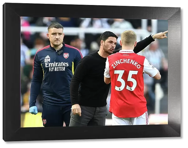 Arsenal's Mikel Arteta Gives Instructions to Oleksandr Zinchenko Amid Newcastle United Tussle (Newcastle United vs Arsenal, Premier League 2022-23)