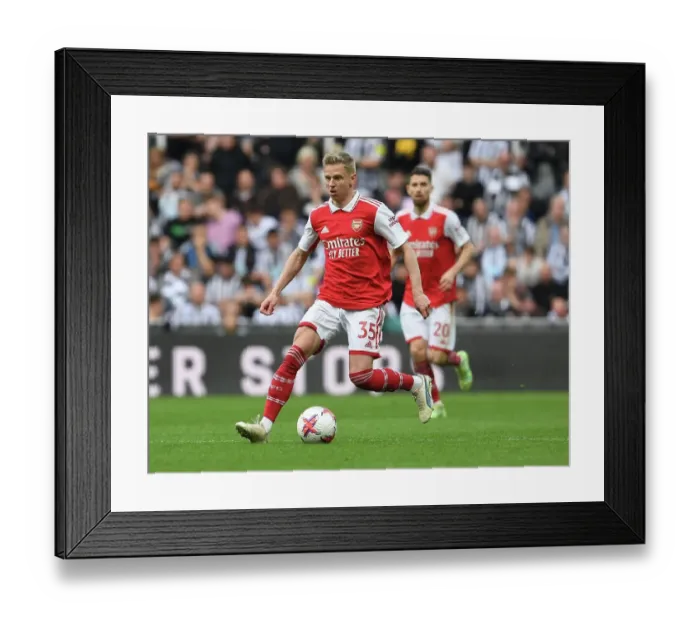 Framed Print : Zinchenko in Action: Arsenal's Win at Newcastle United (2022-23)