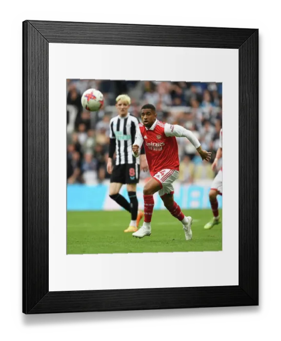 Framed Print : Reiss Nelson in Action: Arsenal vs. Newcastle United, Premier League 2022-23