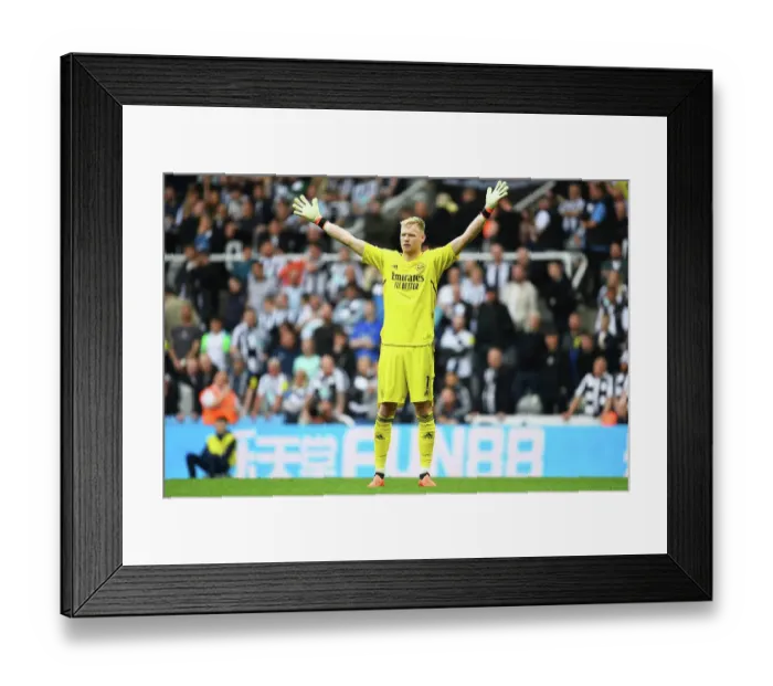 Framed Print : Arsenal's Aaron Ramsdale Reacts During Newcastle United vs Arsenal Premier League Clash (2022-23)