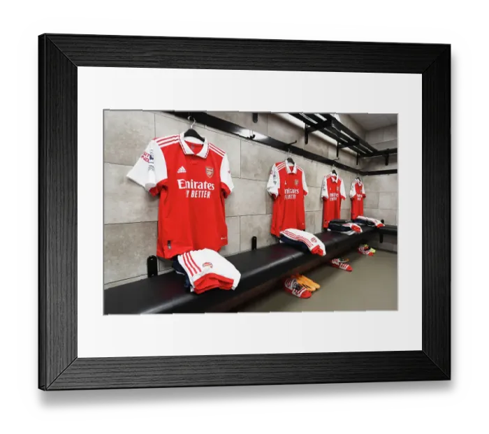 Framed Print : Arsenal FC: Pre-Match Focus at Newcastle United - Arsenal Changing Room (2022-23)