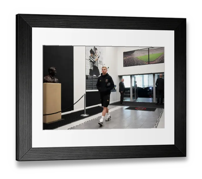 Framed Print : Arsenal's Zinchenko Arrives at St. James Park Ahead of Newcastle United Showdown (Premier League 2022-23)