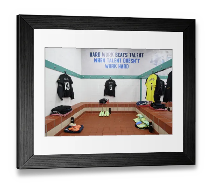 Framed Print : Arsenal Women's Squad Gears Up for FA Women's Super League Clash Against Everton (2022-23)