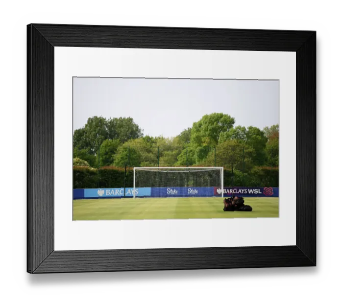 Framed Print : Arsenal at Everton: Barclays Women's Super League Showdown at Walton Hall Park (2022-23) Framed Print : Arsenal at Everton: Barclays Women's Super League Showdown at Walton Hall Park (2022-23)