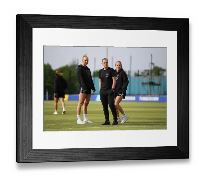 Framed Print : Arsenal Women Gear Up for Everton FC Showdown in FA Women's Super League (2022-23)