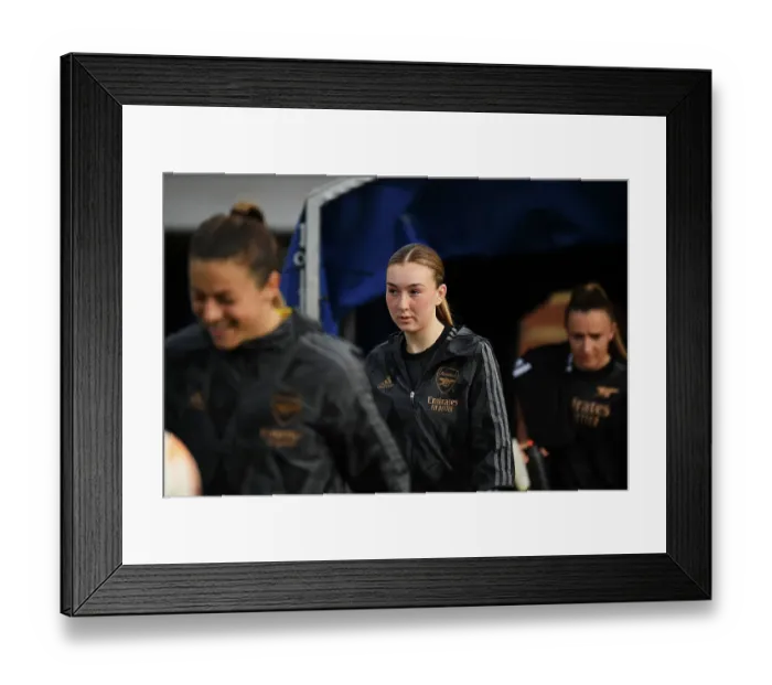 Framed Print : Arsenal Women Ready for Battle: Everton FC vs Arsenal, FA Women's Super League (2022-23)