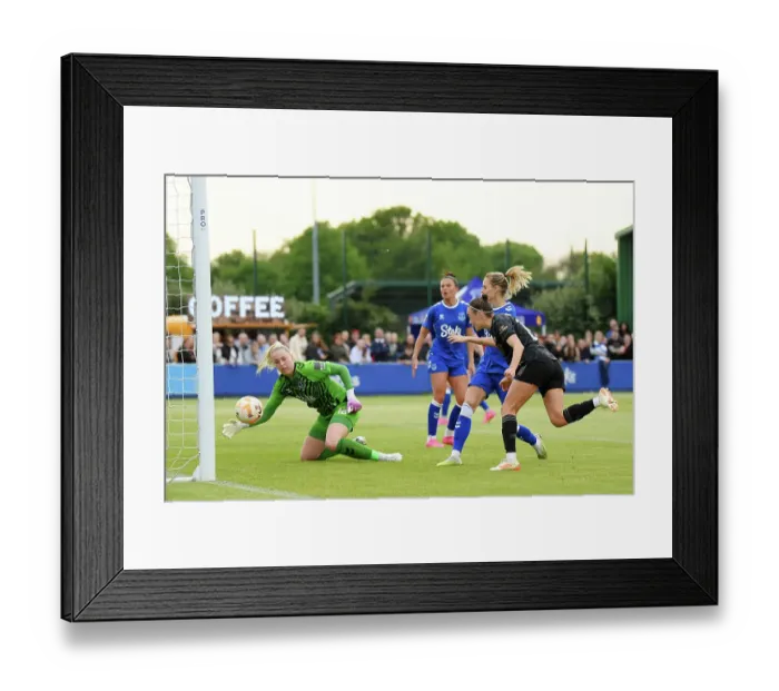 Framed Print : Caitlin Foord Scores Game-Winning Goal: Arsenal Women's FA WSL Victory over Everton
