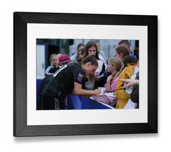 Framed Print : Gio Queiroz Signs Autographs: Everton FC vs Arsenal Women's Super League, Liverpool 2023
