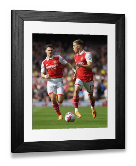 Framed Print : Trossard's Star Performance: Arsenal vs Brighton (2022-23)