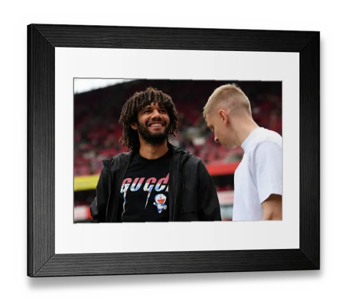 Framed Print : Arsenal: Elneny and Zinchenko in Deep Conversation Before Arsenal v Brighton & Hove Albion (2022-23)